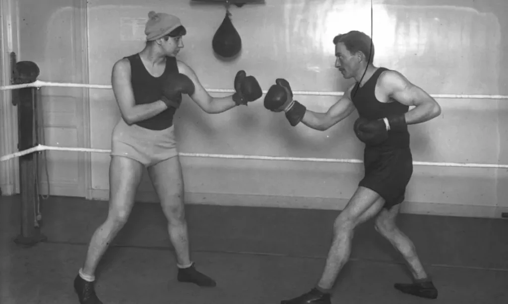 Violette Morris praticando boxe Violette Morris praticando boxe