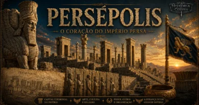 Reconstrução artística de Persépolis, capital cerimonial do Império Persa, com as ruínas do complexo palaciano, colunas monumentais e um lamassu persa ao pôr do sol.