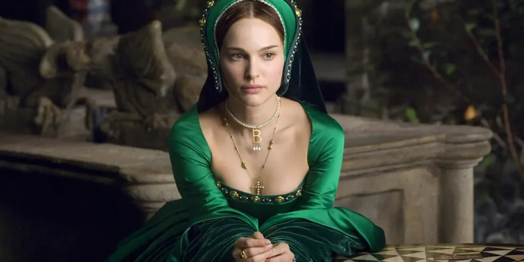 Natalie Portman no papel de Ana Bolena no filme A Outra
