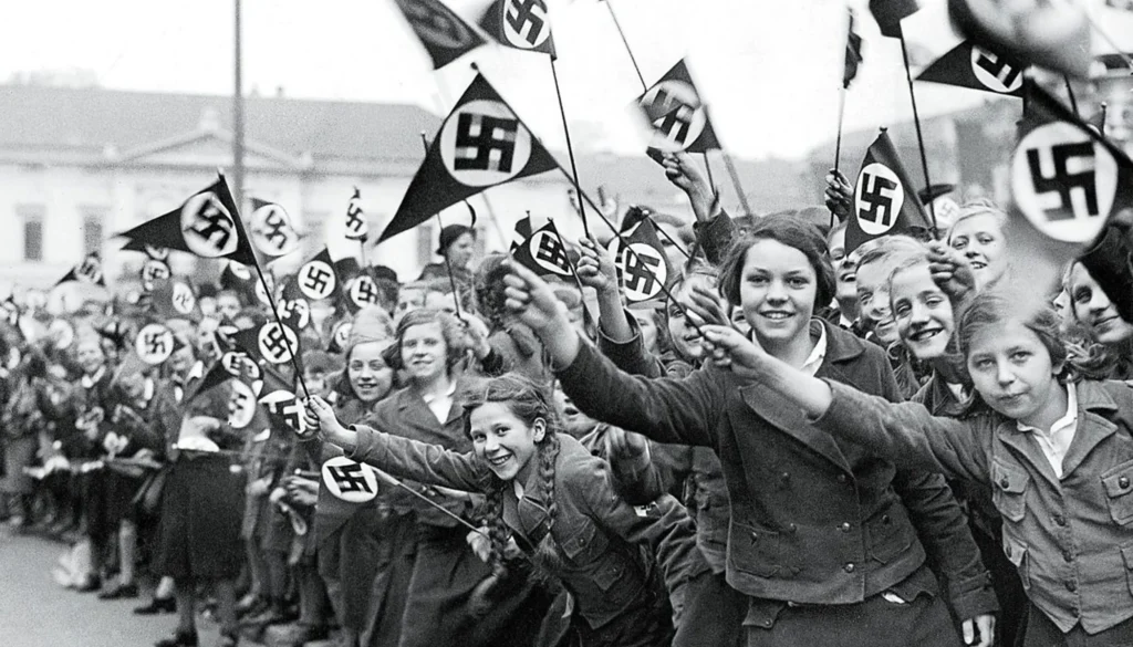 População austríaca apoiando o regime nazista 