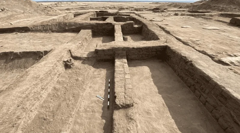 Descobertas em Tell Abu Saifi revelam fortaleza egípcia antiga, estrada Ptolemaica e Romana no Sinai.  