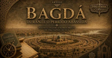 Ilustração editorial de Bagdá durante o período Abássida, retratando a grandiosidade da capital islâmica em seu auge. A composição apresenta uma vista panorâmica da cidade às margens do rio Tigre, destacando sua arquitetura monumental, centros de conhecimento e elementos ligados à ciência e à cultura, como manuscritos e instrumentos astronômicos. A arte utiliza textura envelhecida e tons dourados inspirados no estilo visual do História em Cortes.