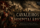 Cavaleiros Hospitalários com sobrecasaca vermelha e cruz branca diante de uma fortaleza cruzada na Terra Santa durante o século XIII.